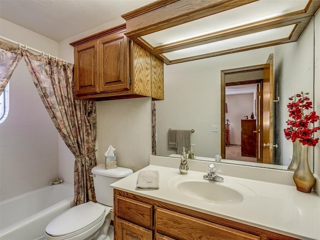 full bathroom with shower / bath combination with curtain, vanity, and toilet