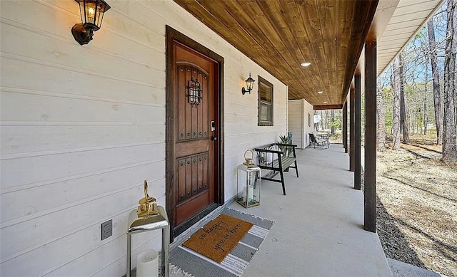 entrance to property with covered porch