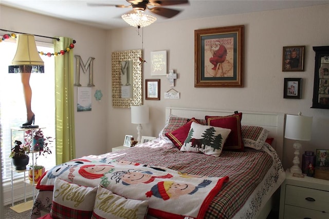 bedroom with ceiling fan