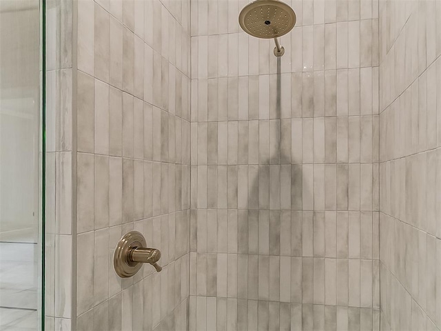 16413 Burgundy E Dr, Edmond, OK 73013 - bathroom view of tiled shower
