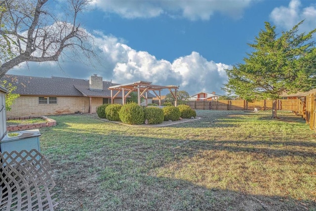 view of yard featuring a pergola