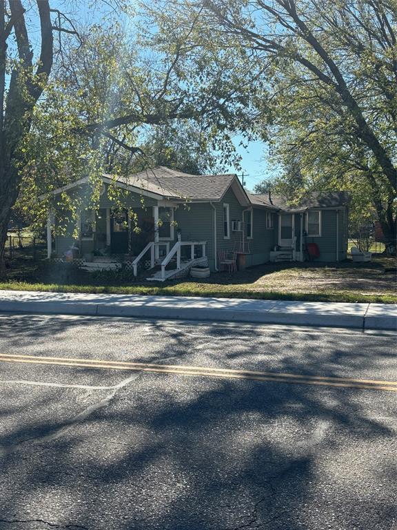 view of front of house