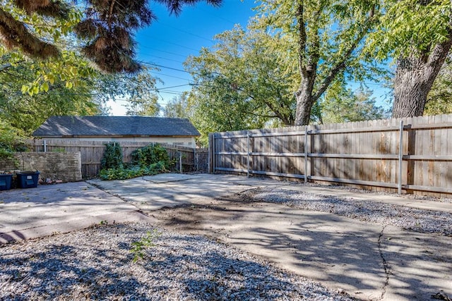 view of yard with a patio