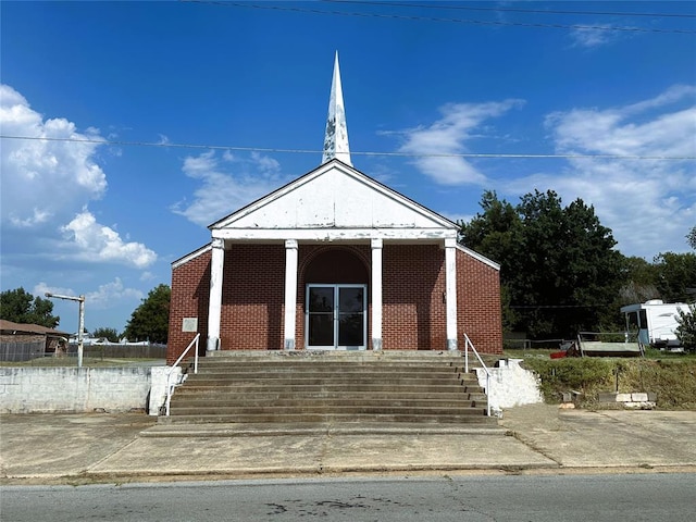 view of front of house with a porch