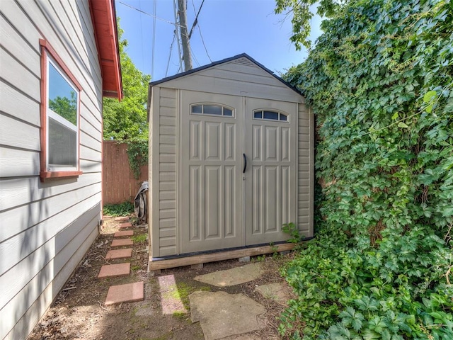 view of outbuilding