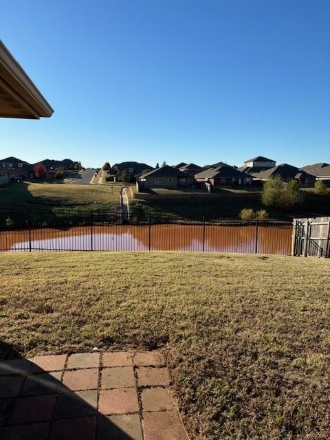 view of yard featuring a water view