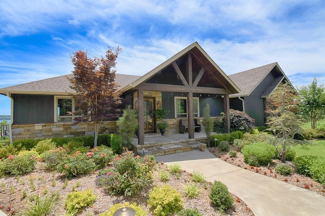 view of front of house featuring a porch