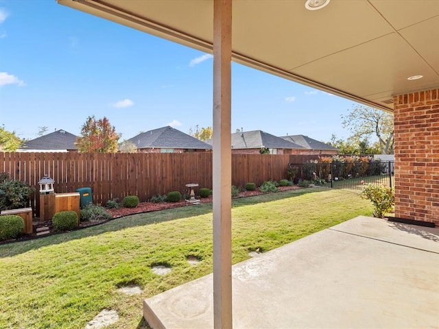 view of yard with a patio