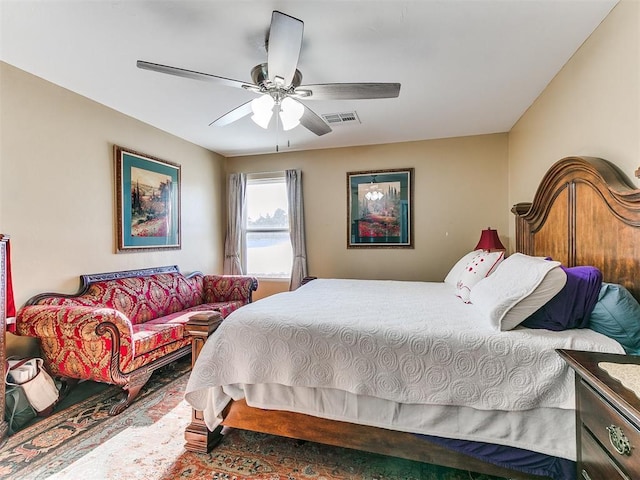 bedroom with ceiling fan