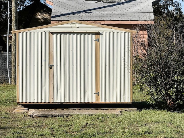 view of outbuilding