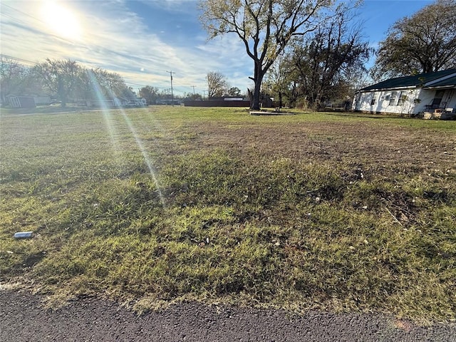 Listing photo 2 for 216 S 2nd Ave, Stroud OK 74079