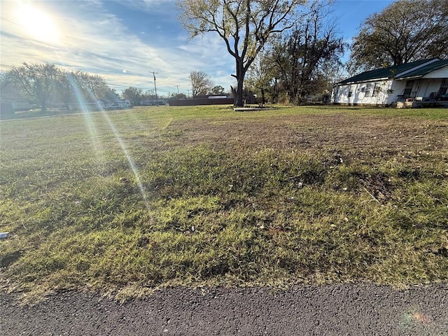 Listing photo 3 for 216 S 2nd Ave, Stroud OK 74079