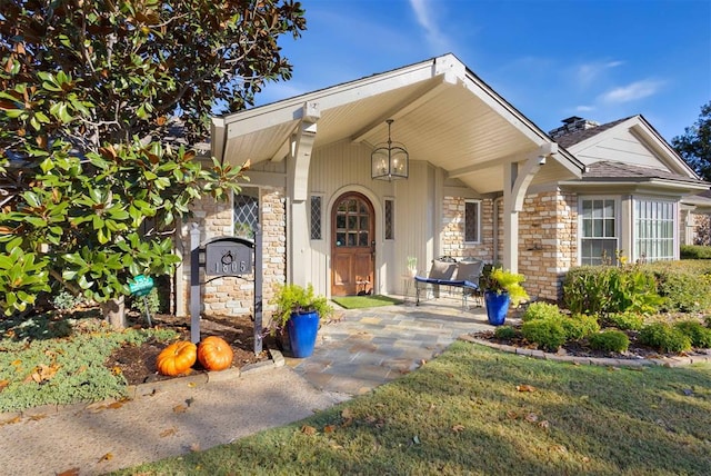 view of front of property featuring covered porch