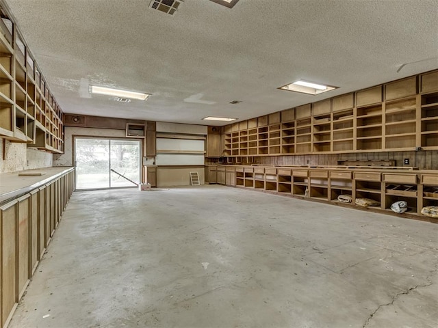 1501 S Avery Ave, Midwest City, OK 73130 - view of garage