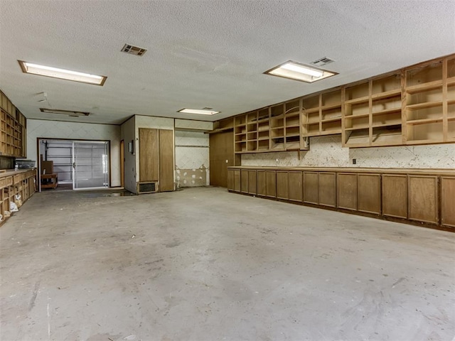 1501 S Avery Ave, Midwest City, OK 73130 - view of garage