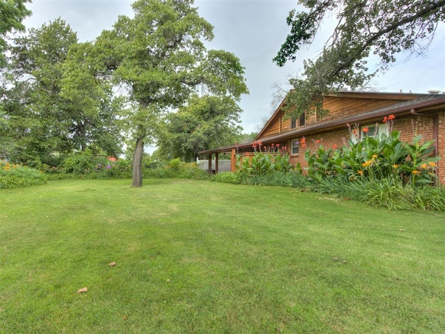 1501 S Avery Ave, Midwest City, OK 73130 - view of grassy yard