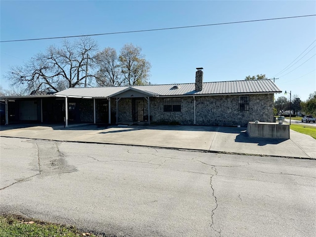 Listing photo 3 for 324 W 4th St, Wewoka OK 74884