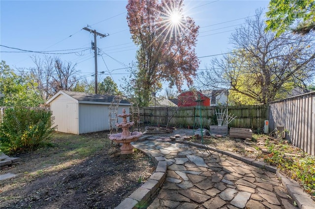 view of yard with a shed