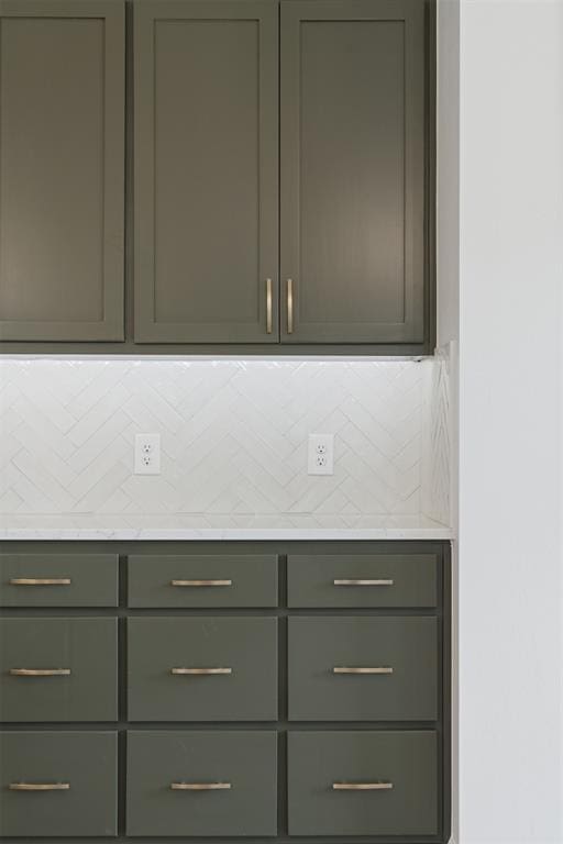 729 Caladium Dr, Yukon, OK 73099 - interior details featuring decorative backsplash