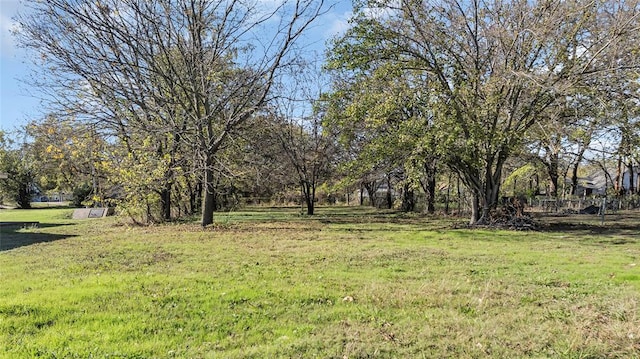 Listing photo 2 for 911 NE A St, Ardmore OK 73401