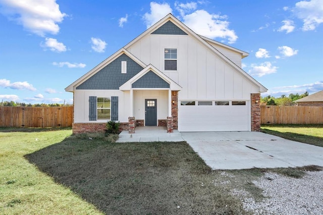 view of front of home with a front yard