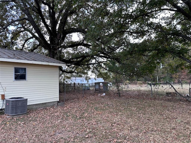 view of yard featuring cooling unit