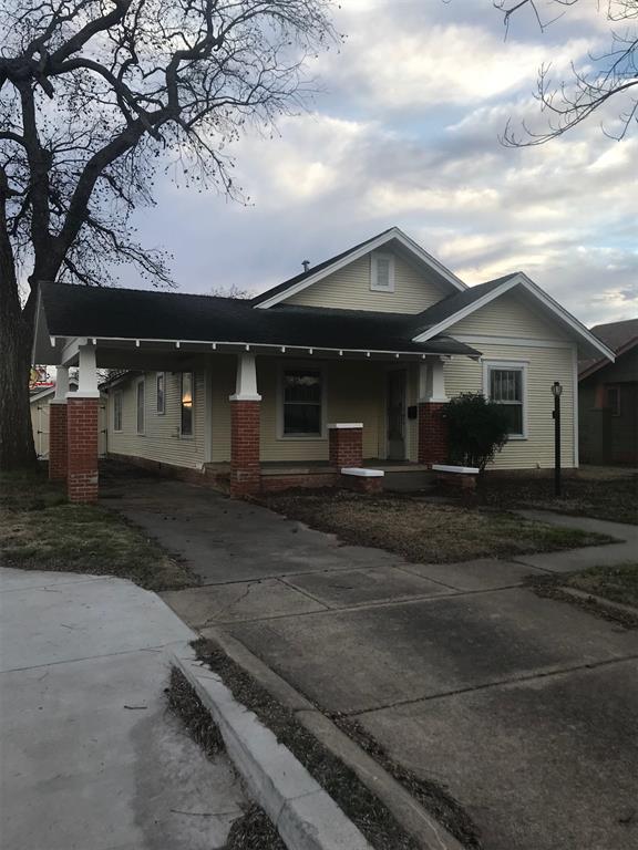 view of front of house featuring a porch