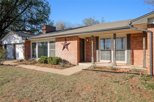 single story home featuring a garage