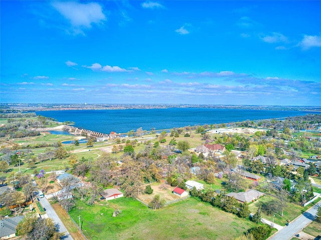 8209 Golden Oaks Rd, Oklahoma City, OK 73127 - aerial view featuring a water view