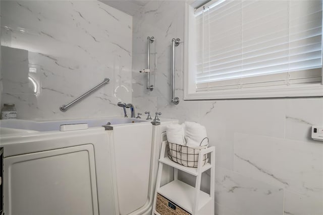 bathroom featuring a bathtub