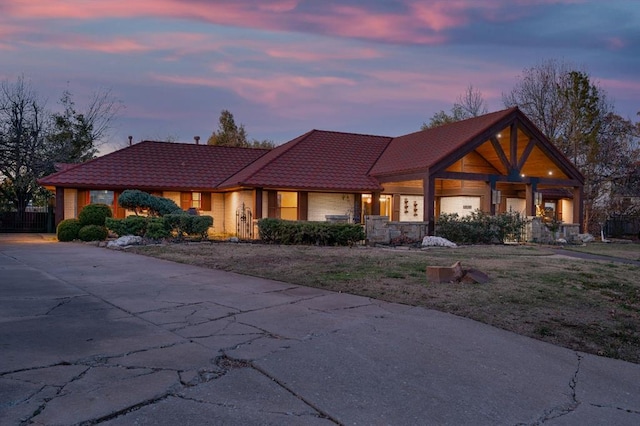 view of front of property with covered porch