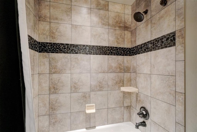 bathroom featuring shower / bath combo