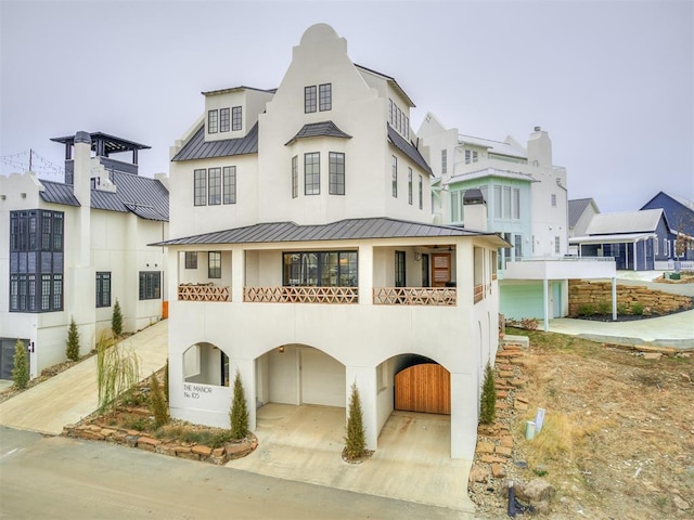 view of front facade with a garage