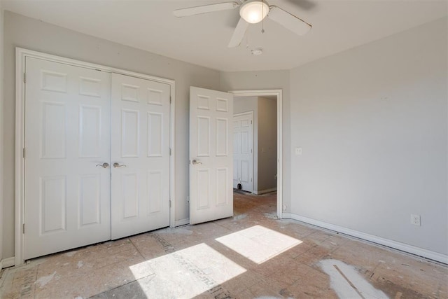 unfurnished bedroom featuring a closet and ceiling fan