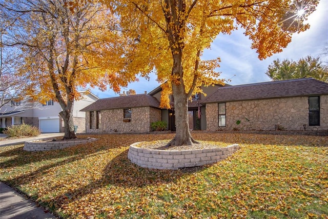 view of front of property with a front lawn