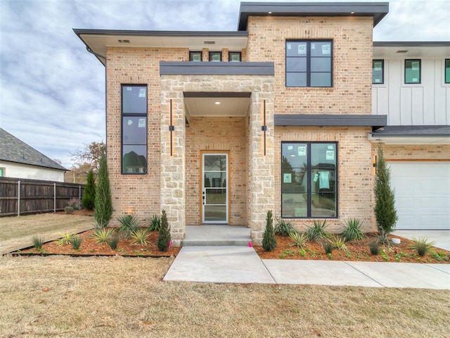 view of front facade with a garage