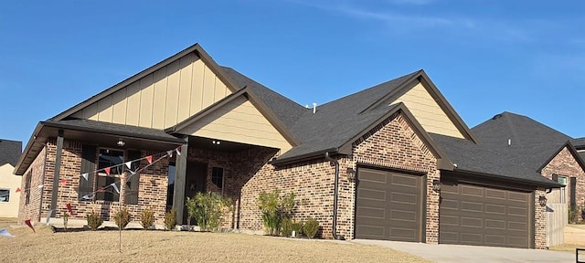 view of front facade with a garage