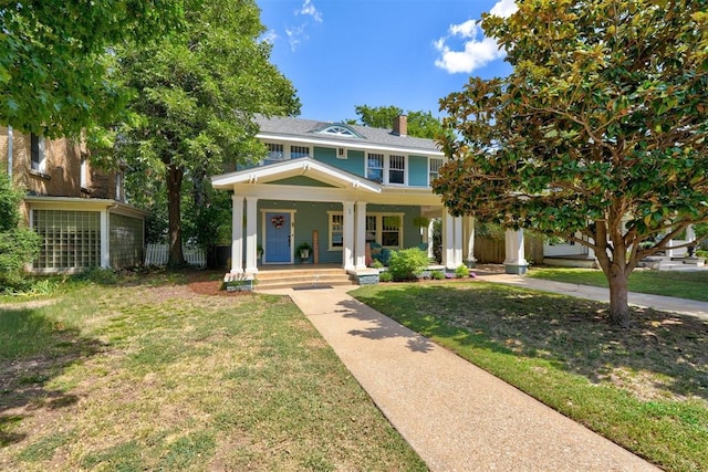 view of front of house featuring a front yard