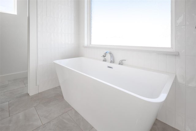 bathroom featuring a bathing tub