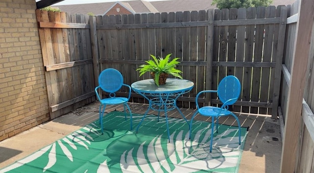 2100 Barclay Rd, Oklahoma City, OK 73120 - view of patio