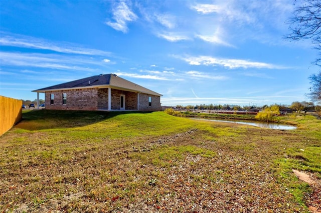 view of yard featuring a water view