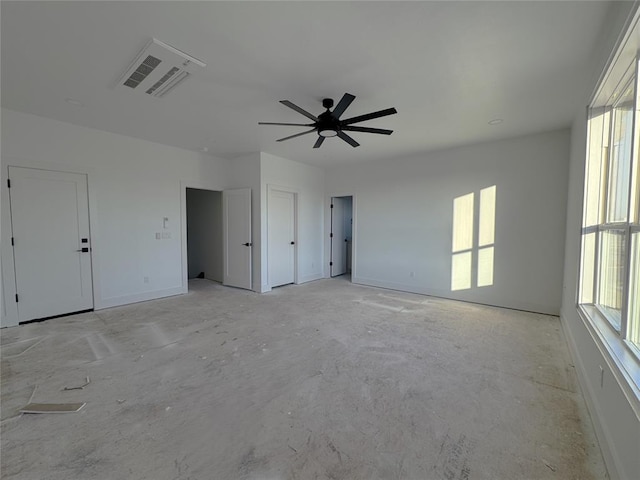 empty room with ceiling fan