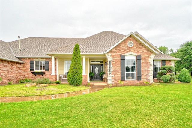 view of front of property with a front yard