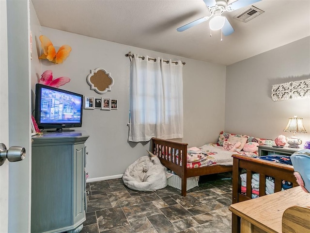 bedroom with ceiling fan