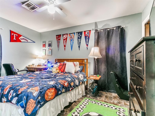 bedroom with ceiling fan