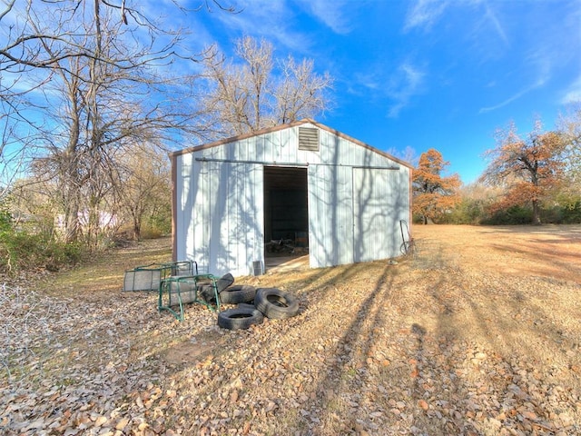 view of outbuilding