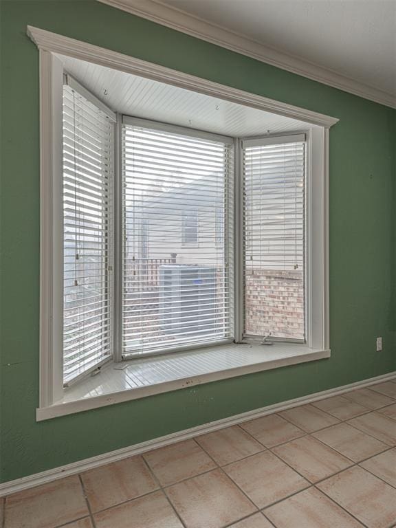 room details featuring ornamental molding