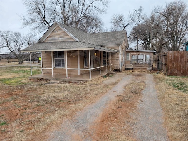 808 W B Ave, Elk City, OK 73644 - photo 1