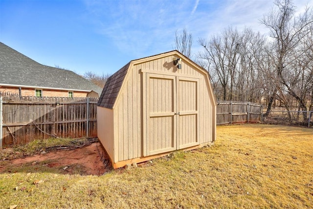 view of outdoor structure with a yard