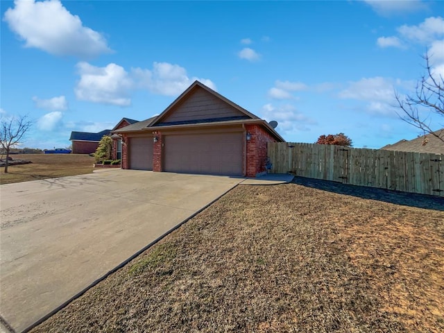 view of front facade with a garage